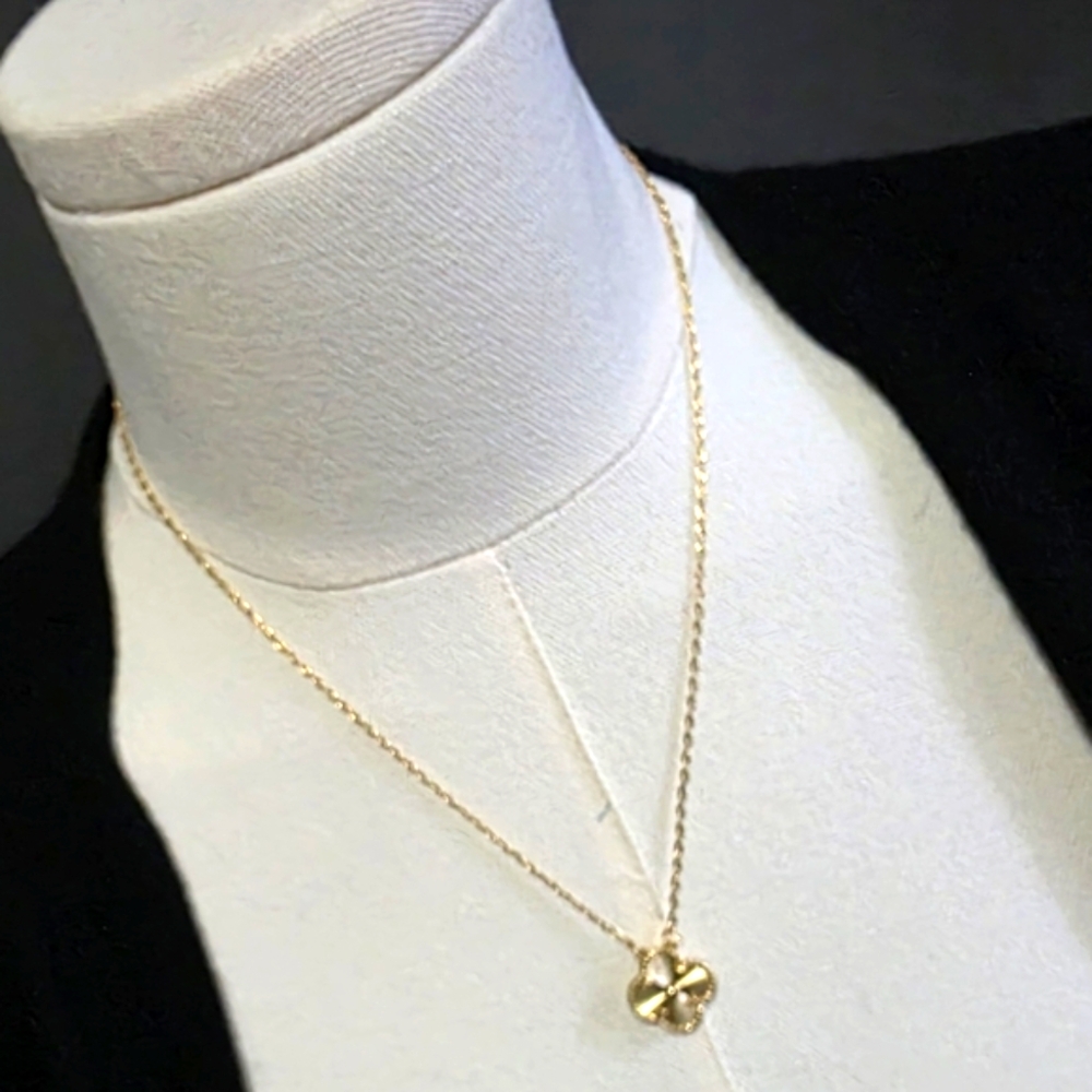 18K Gold Plated Elegant Lucky Clover Pendant Necklace